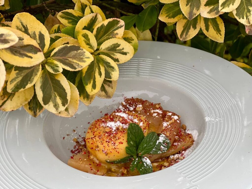 Осінні Вечері: Романтика та Вишукані Страви