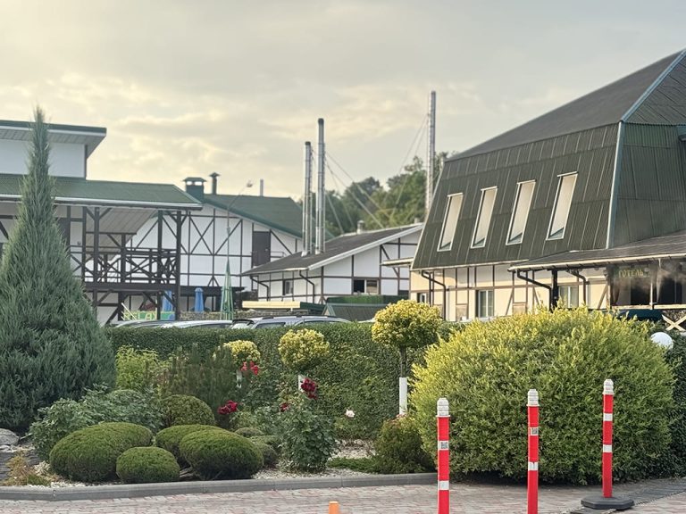 Куди Поїхати на Вихідні: Готельний Відпочинок серед Природи зі SPA та Рестораном