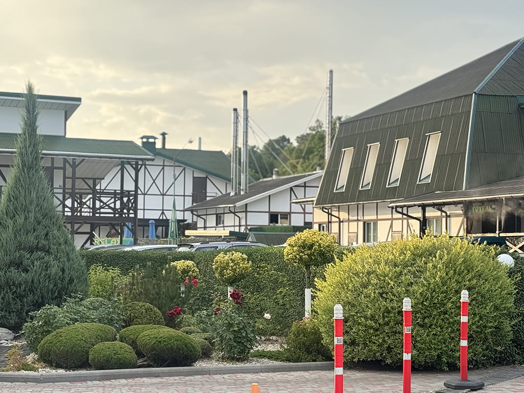 Куди Поїхати на Вихідні: Готельний Відпочинок серед Природи зі SPA та Рестораном